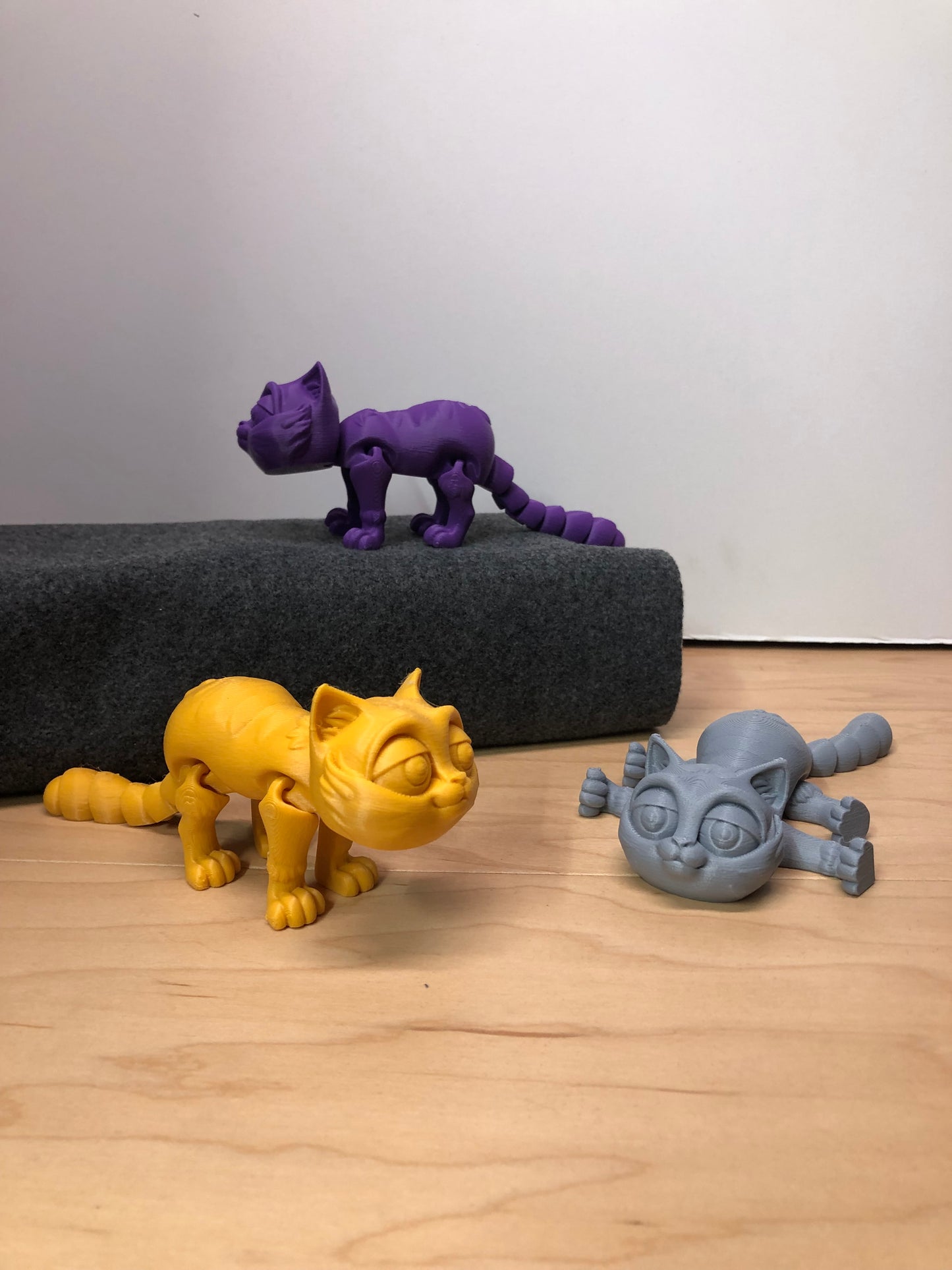 Articulated Kitty Cat Decor