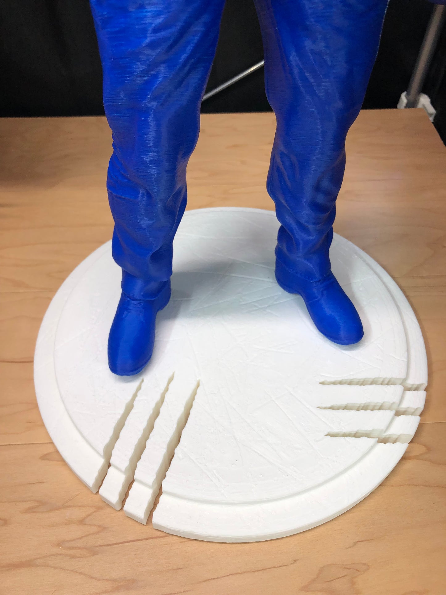 21” Wolverine Unpainted Detailed Figure - DIY Model Kit